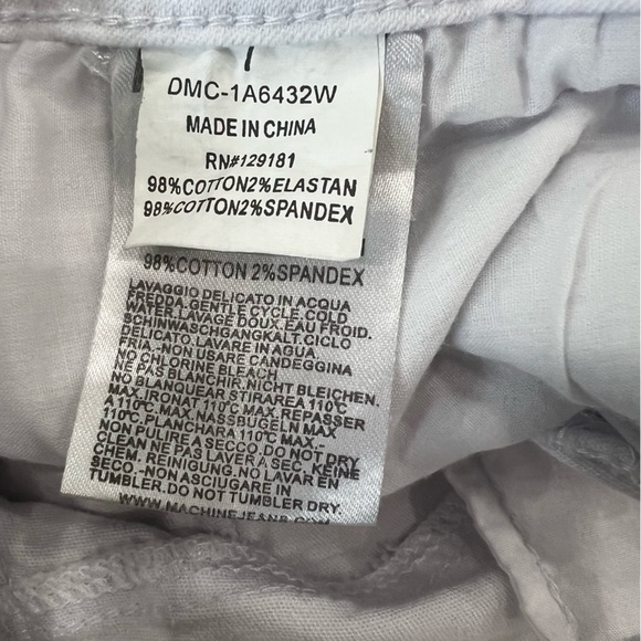 Machine Slightly Distressed White Jeans - Picture 10 of 11